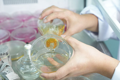醬香型白酒為什么要用老酒勾調(diào)？