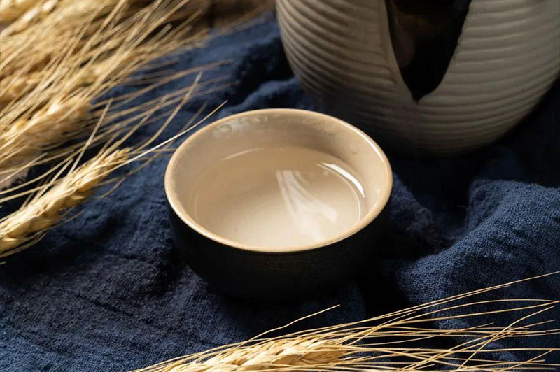 網(wǎng)上99元一箱6瓶醬香白酒是真的嗎？